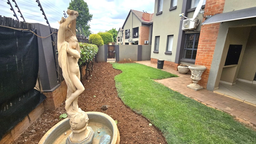 To Let 3 Bedroom Property for Rent in Melodie North West